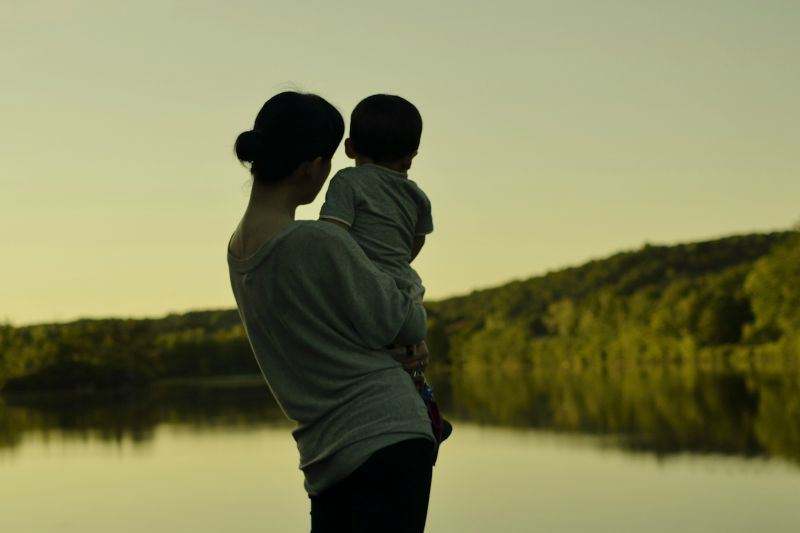 丈夫骑三轮车带绝症老婆环游中国,小伙带绝症女友三轮车旅游三年