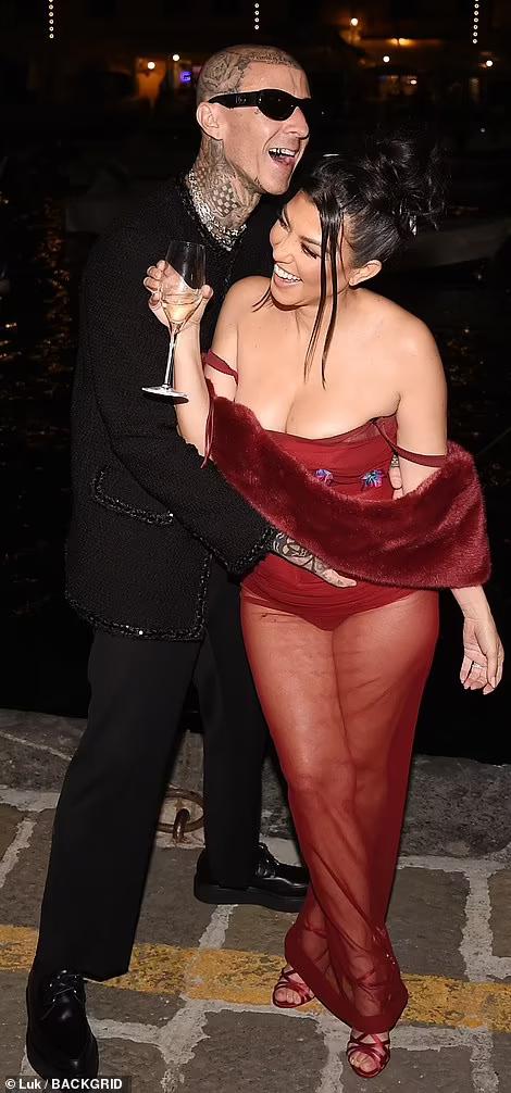 卡戴珊办奢华婚礼！被前任撞见亲热场面，修罗场引全网吃瓜