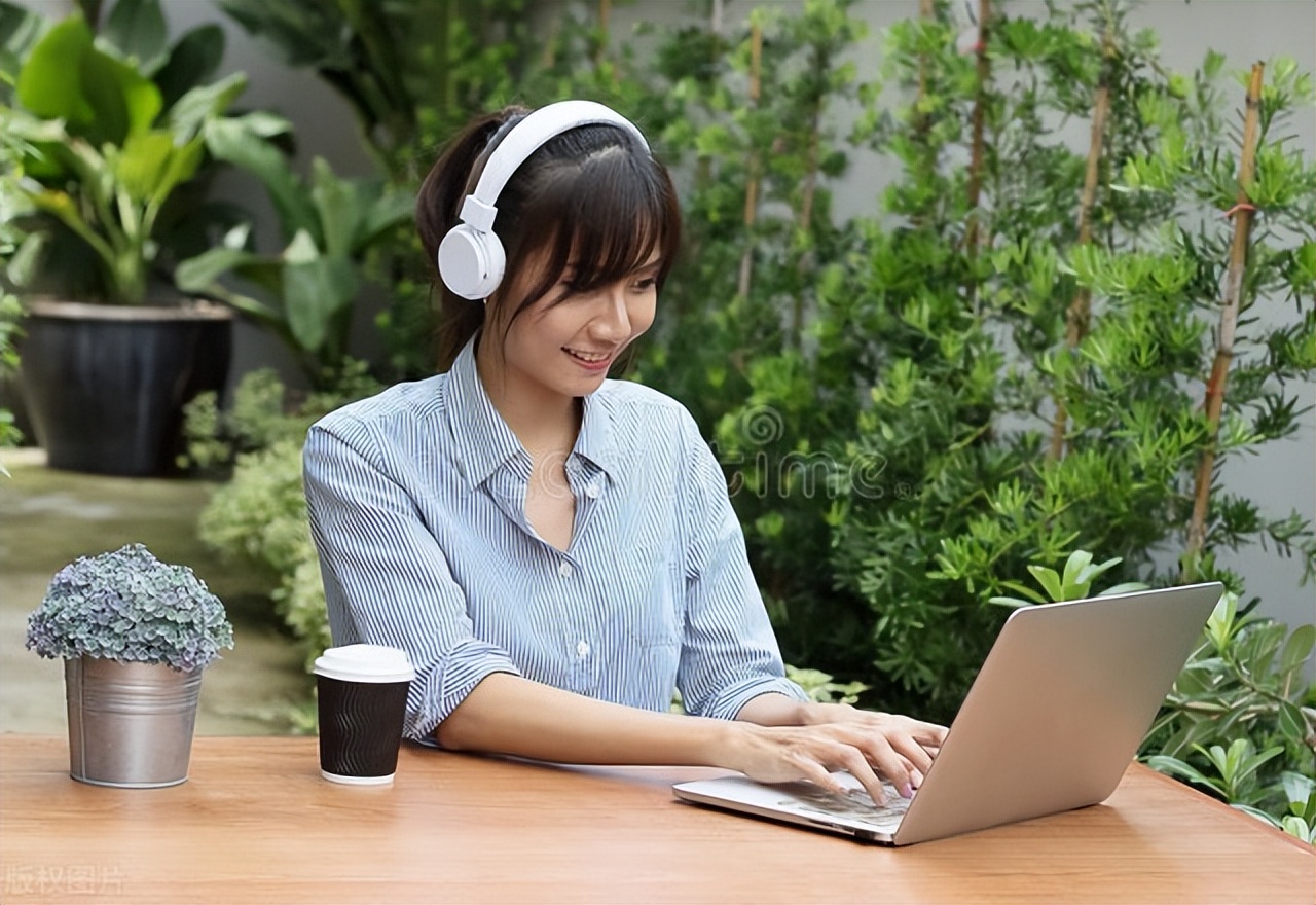 中年人失业应该怎么过,25岁去星巴克上班