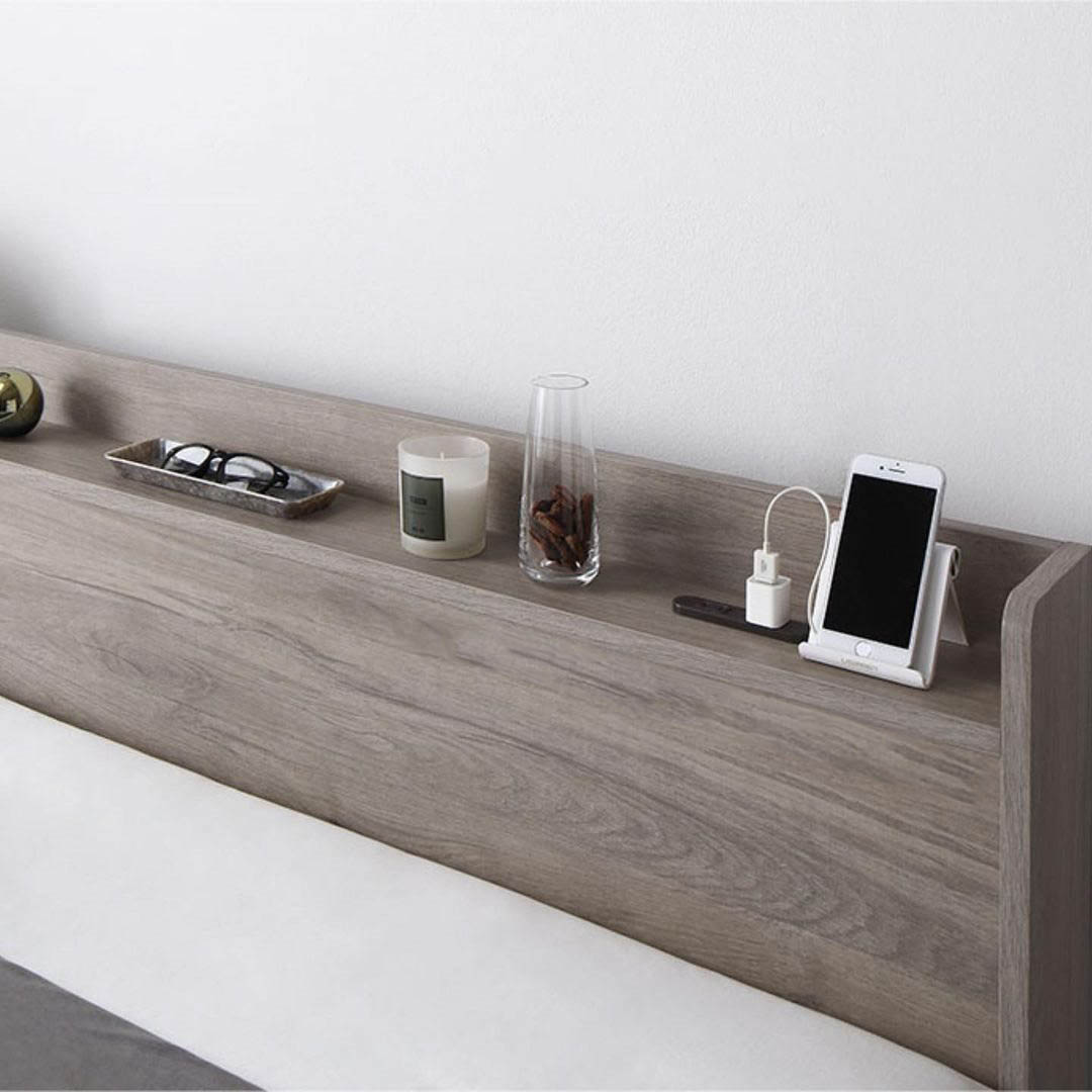 卧室门到天花板还打柜子不,小卧室装修墙面上打隔板放东西