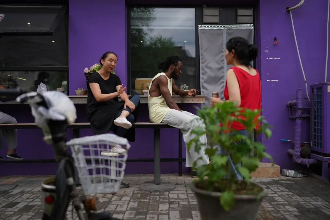 我和我的非洲丈夫，在村里教跳舞