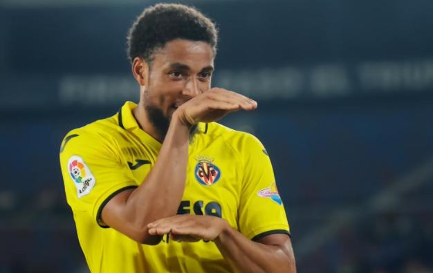 25岁荷兰天才神锋状态低迷，却成转会香饽饽，3大英超劲旅哄抢