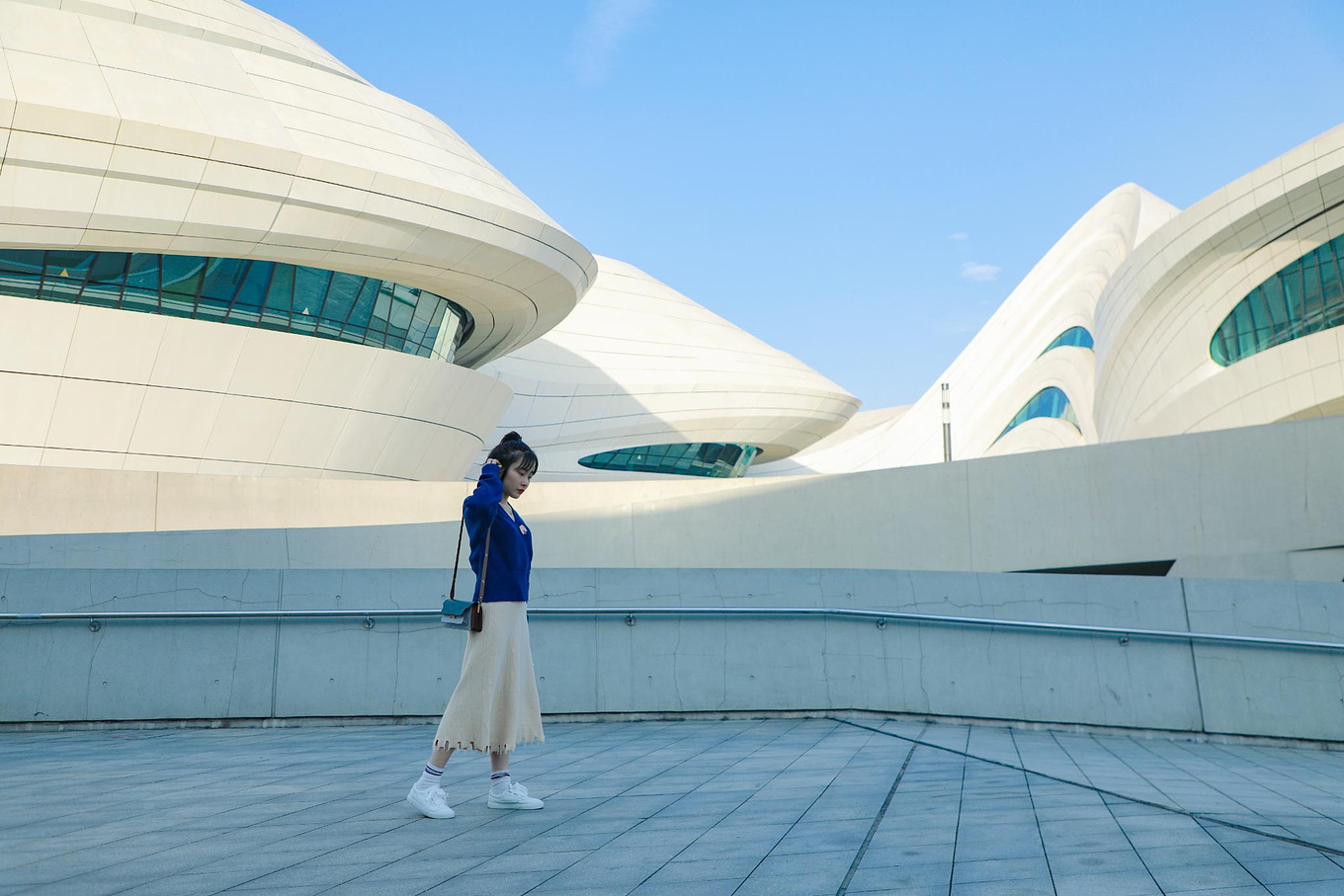 长沙梅溪湖文化艺术中心俯瞰,实拍长沙梅溪湖国际文化艺术中心