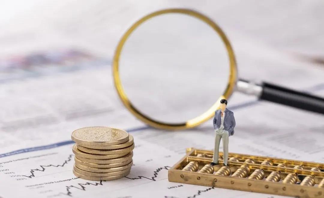 解冻银行卡只带身份证可以解冻吗,银行卡解冻日期到周末可以解冻吗