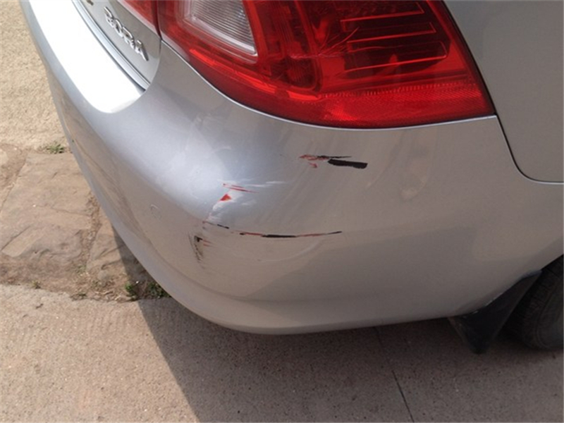 停车被刮蹭找不到肇事者怎么办,私家车停放楼下被划怎么办