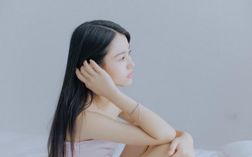 初次加女生微信应该怎么打招呼,第一次加女生微信聊天怎么打招呼