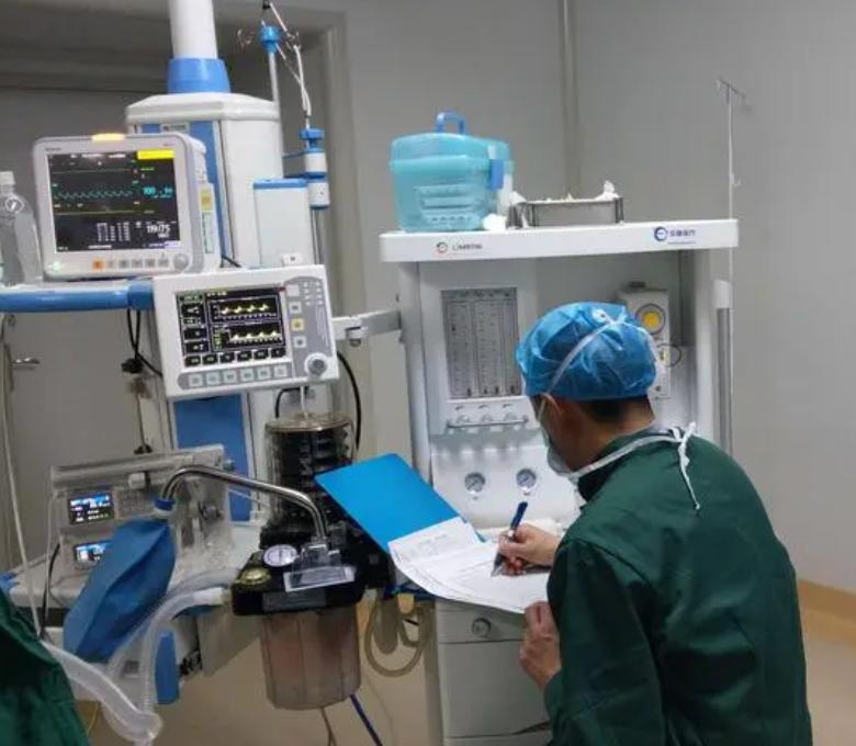 肩周炎肩膀痛应该锻炼还是静养,肩膀疼痛警惕肩周炎