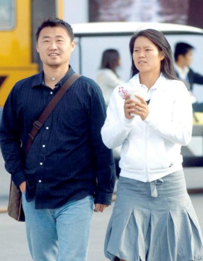 网球天后李娜嫁大2岁姜山,网球李娜结婚视频