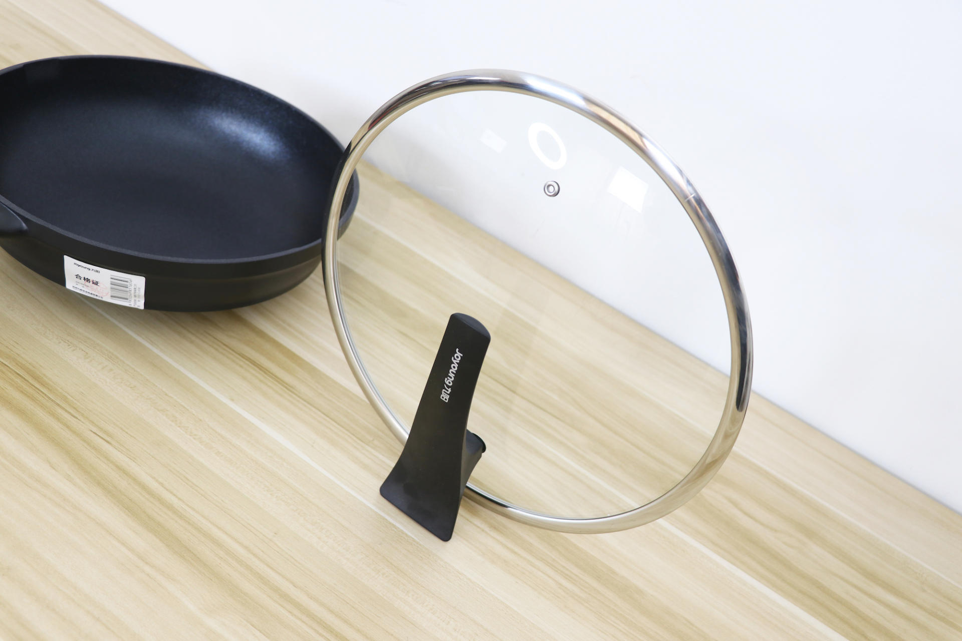 九阳和苏泊尔哪个不粘锅平底锅好,九阳少油烟不粘锅平底锅家用