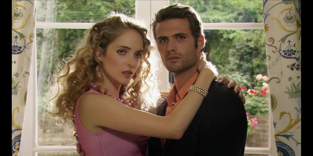 黄石第1季凯利蕾莉角色,电视剧黄石贝斯的扮演者凯利蕾莉