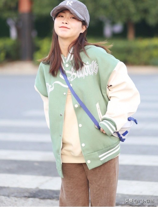 黑色羽绒服如何穿搭既时尚又减龄,天冷了不要再穿去年的旧衣服了