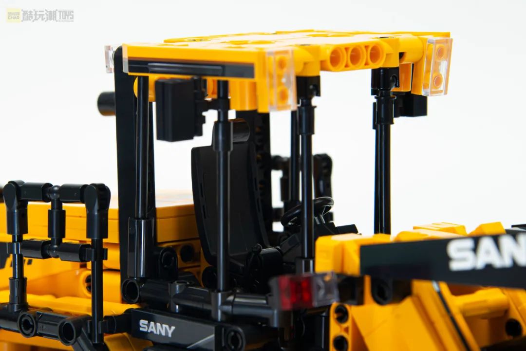 森宝积木三一重工系列拼搭视频,森宝积木三一重工吊车拼装视频