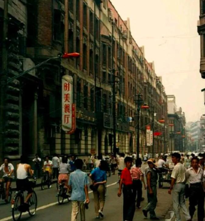 1980年代上海魅力有多大?有副县长为调回上海宁愿做糊纸盒临时工