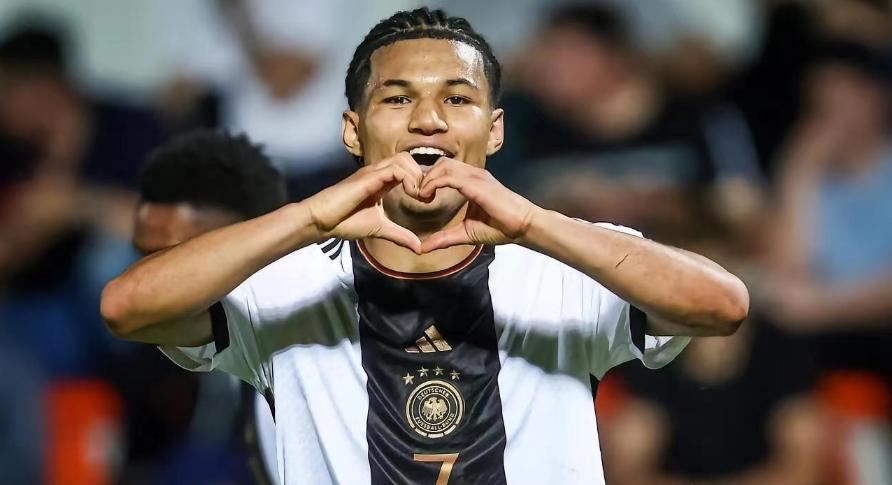 德国队4比1战胜英格兰,德国队5:2意大利