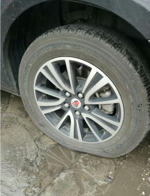 怎么看汽车轮胎耐磨程度,汽车轮胎买耐磨的好还是静音的好