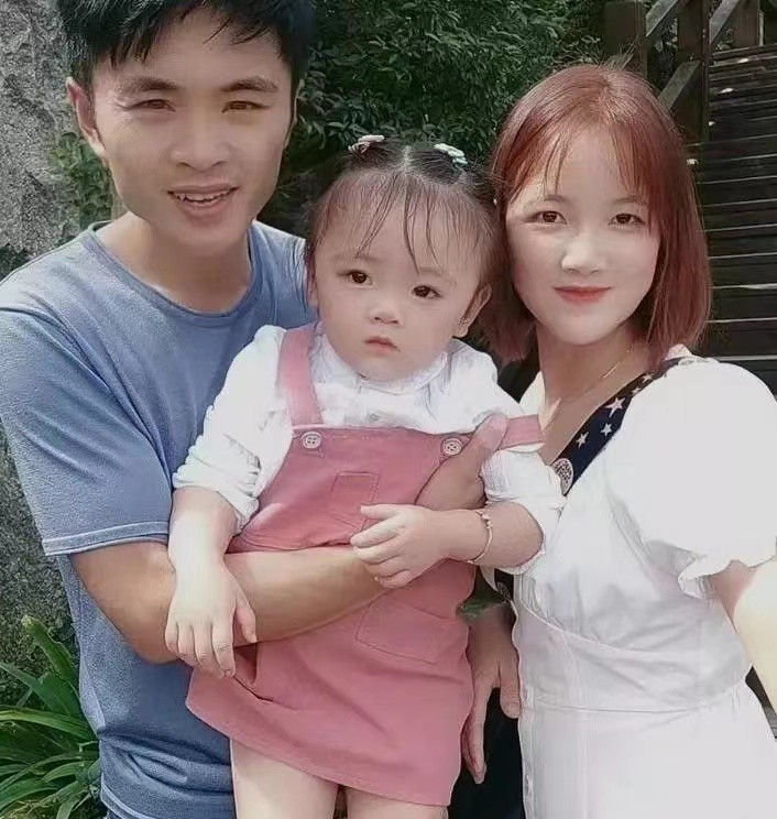 带女儿菲儿送外卖央视,安徽穷小子带女儿一起送外卖