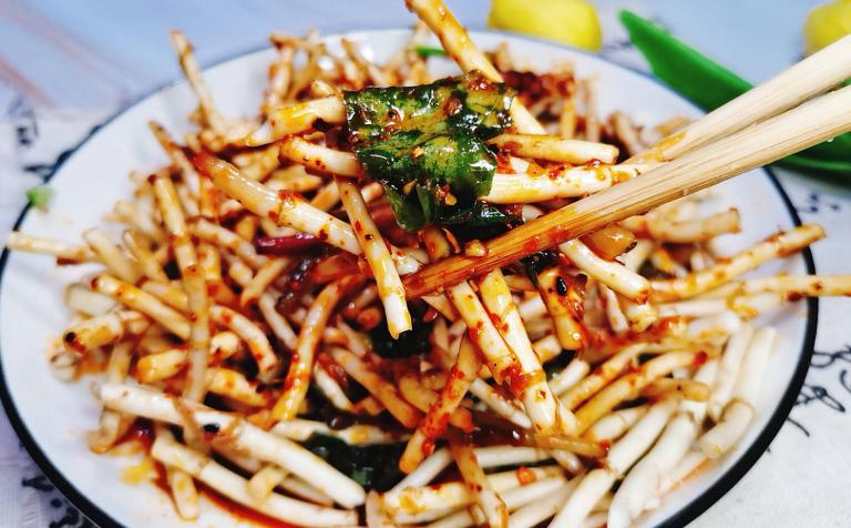 4种蔬菜被拉入致癌名单,哪三种蔬菜不能放进冰箱还会致癌