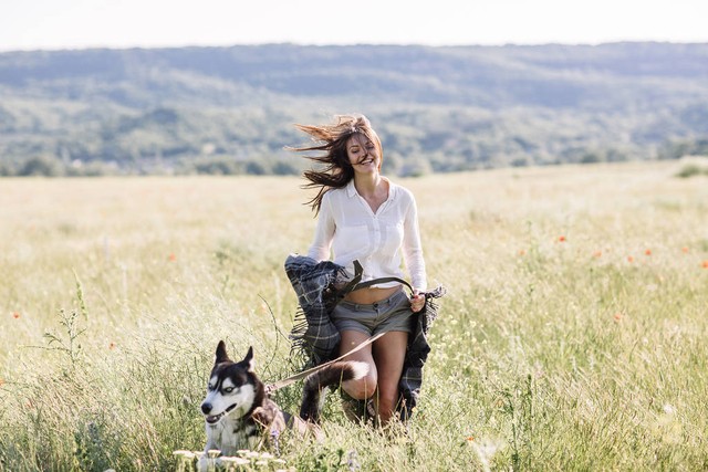 家里养个狗有什么好处,养两只狗狗的好处和坏处