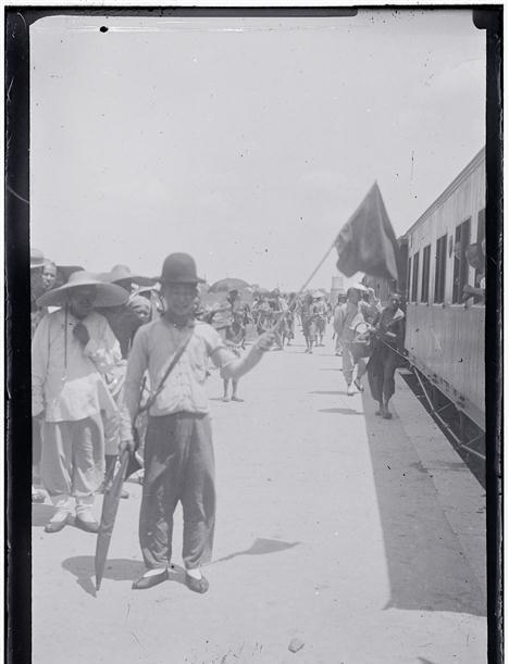 日军兽行照片：当着父亲的面玷污他女儿，临走还残忍割下妻子乳房