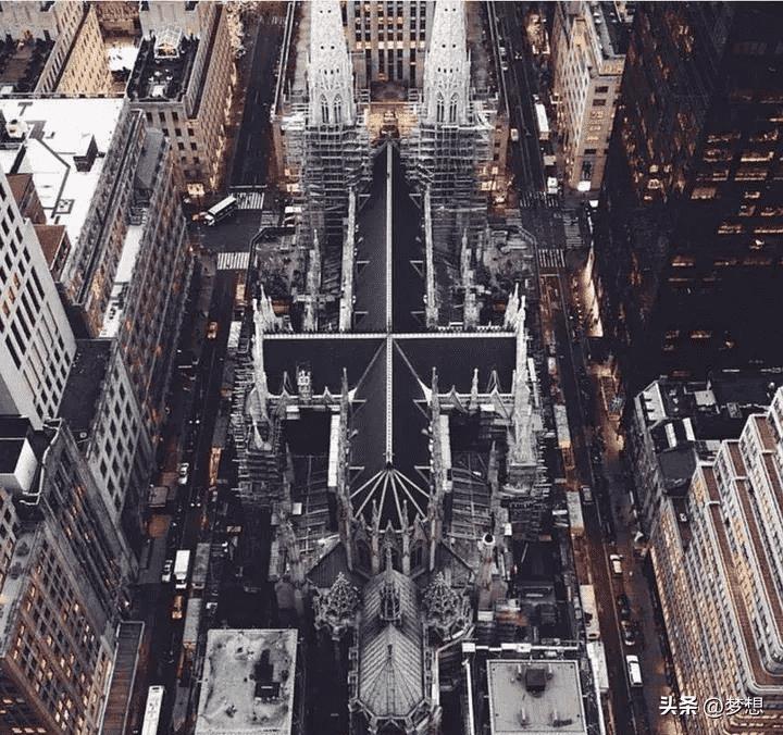 30张罕见晚清照:女子躺炕上欲仙欲死,骑跨在男子头上的洋人女子