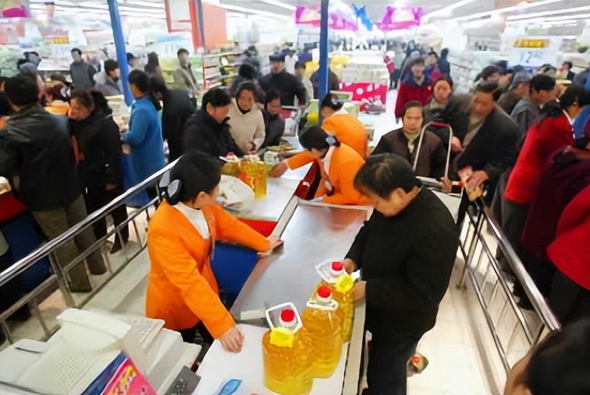 网友批高价炒lv帆布袋又蠢又虚荣,网友批高价炒lv帆布袋