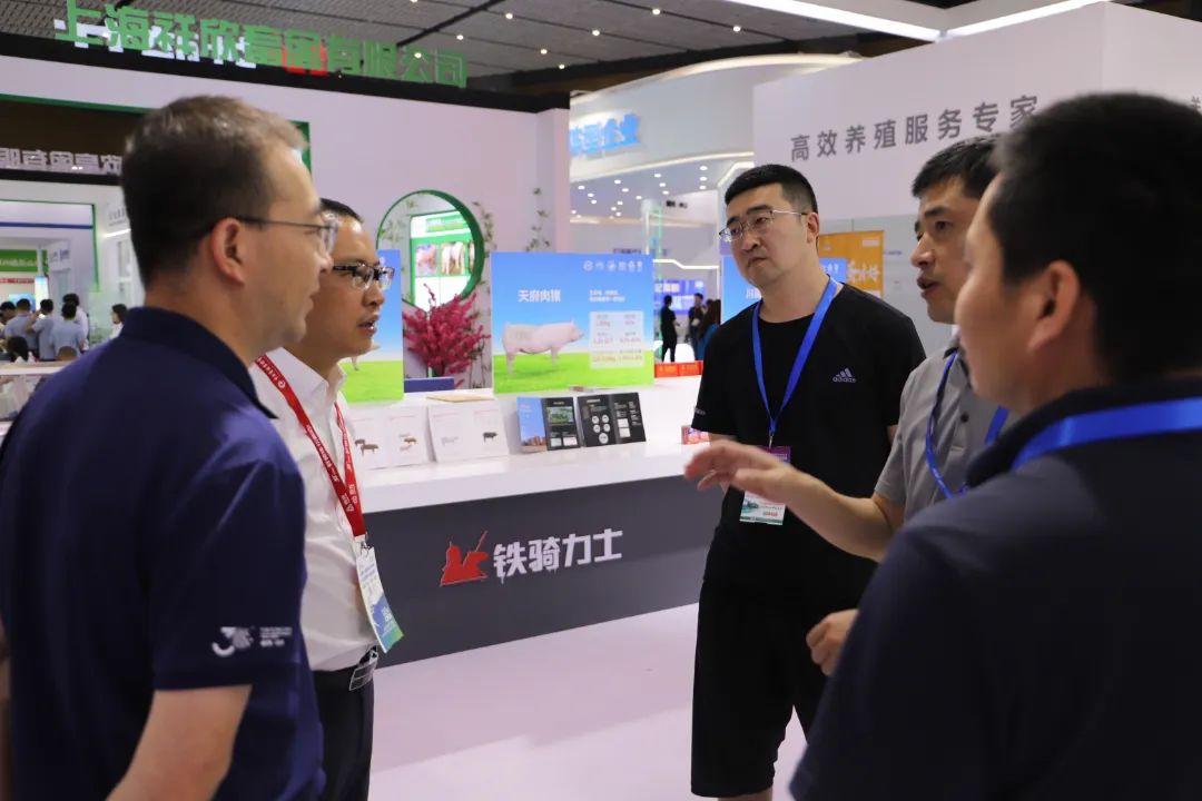 铁骑力士饲料展,从农场到餐桌北京