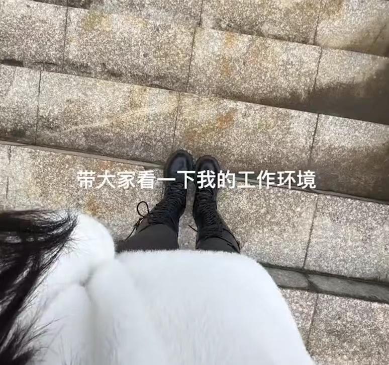 00后女孩毕业当守墓员,00后漂亮女孩晒守墓工作