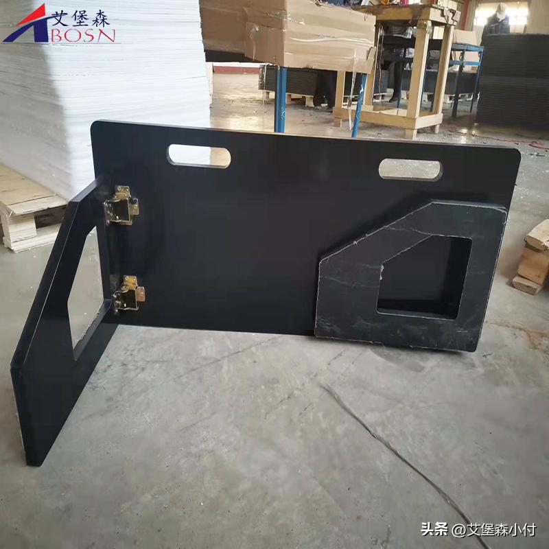 足球球性反弹球训练,足球训练射门反弹板