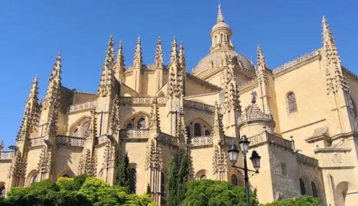 西班牙的建筑物是什么,西班牙的建筑艺术令人赞叹