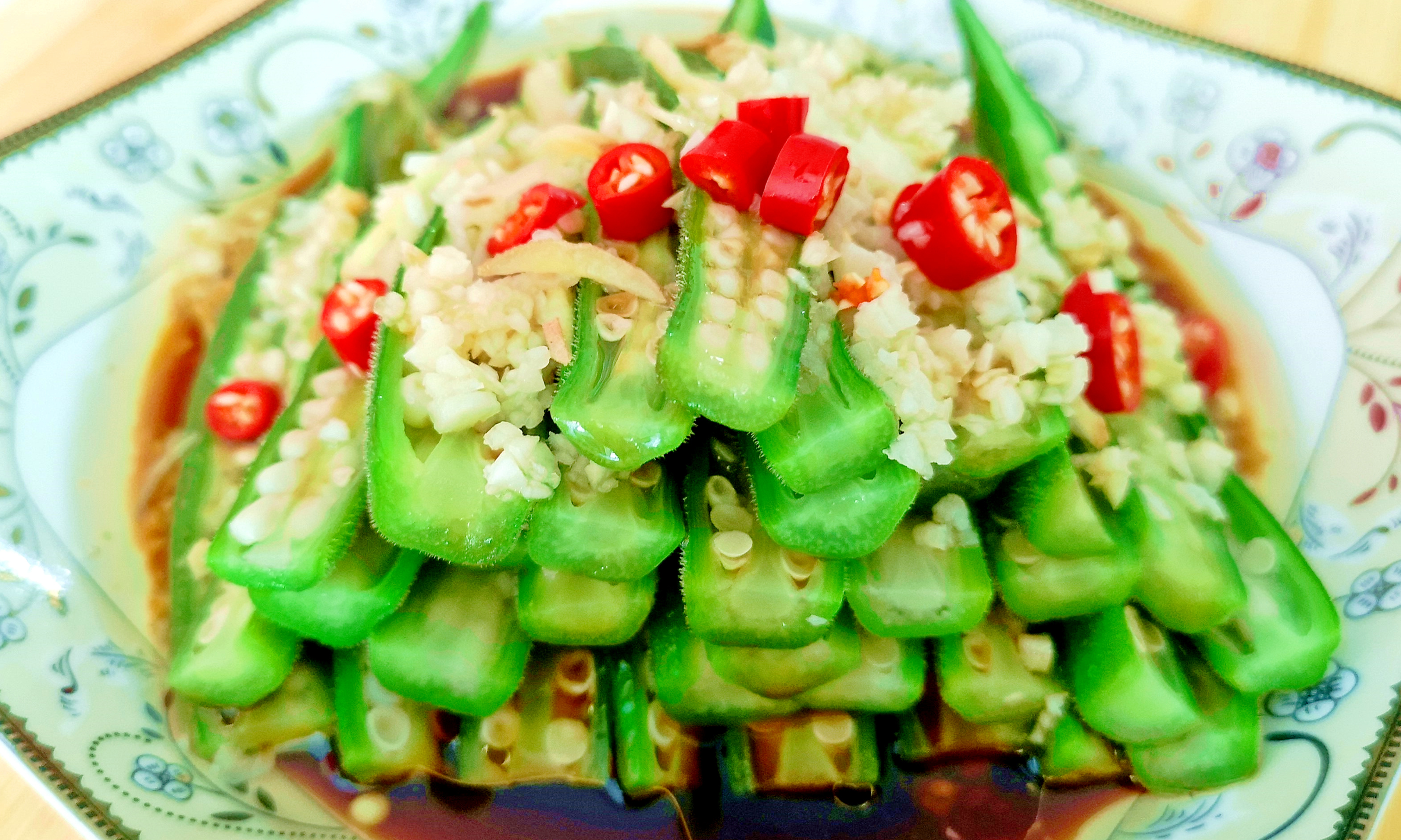 建议中老年人多吃高叶酸食物,补充叶酸需要吃什么绿叶蔬菜