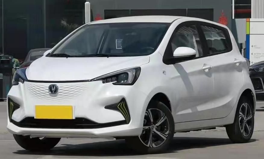 邻居小凤的新车奔奔被我妈夸上了天，这5大亮点一出，我甘拜下风