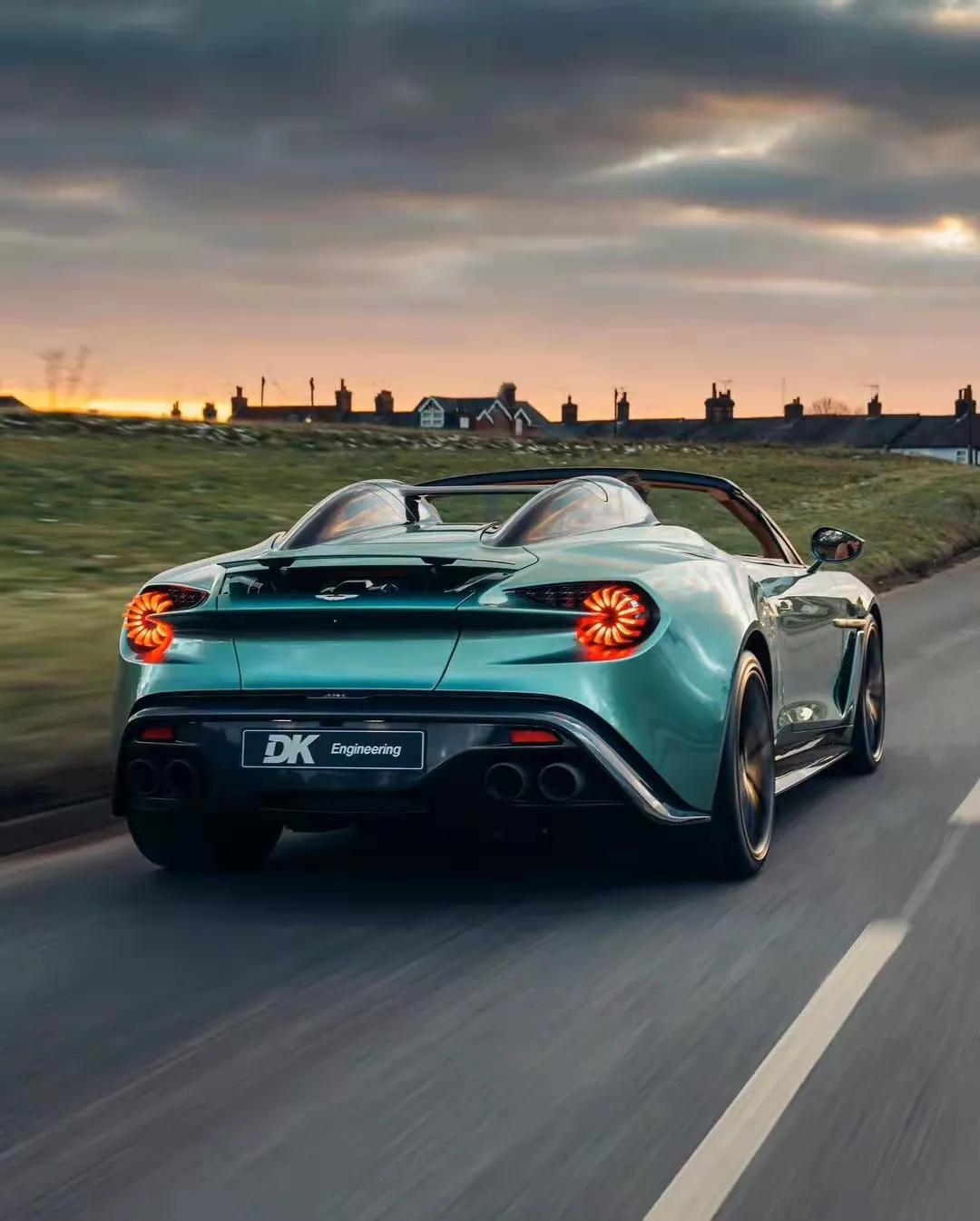 阿斯顿马丁敞篷跑车100万,阿斯顿马丁第一款混合动力超跑