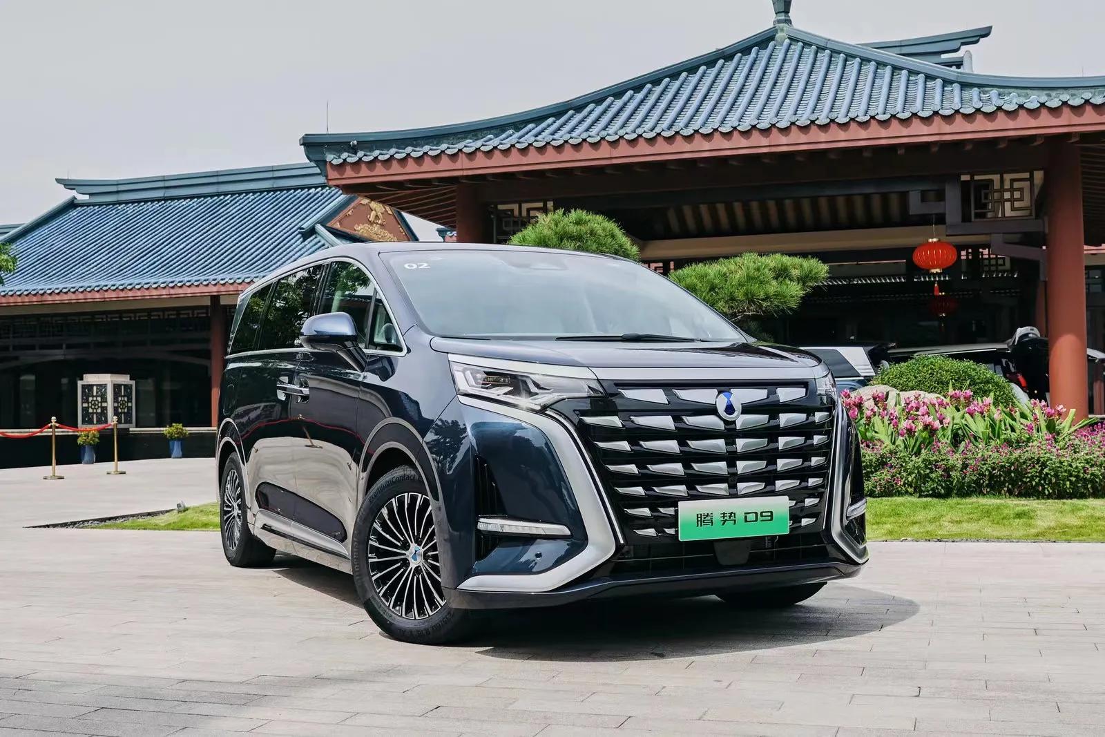 丰田阿尔法和腾势,腾势d9dm-i丰田阿尔法