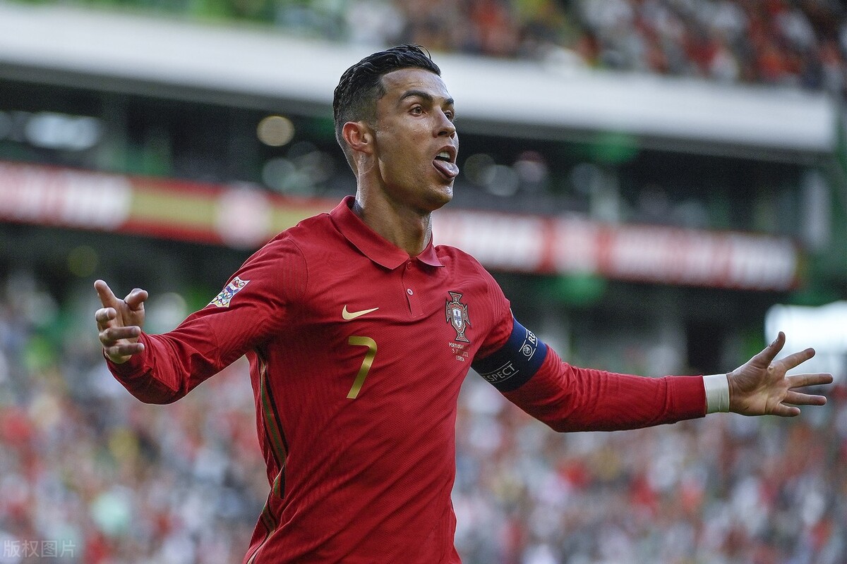 梅西c罗单场任意球双响合集,国际友谊赛梅西五子登科