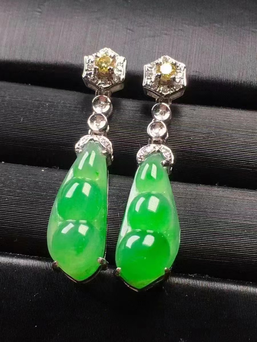 疼也要打耳洞，美丽也要看得