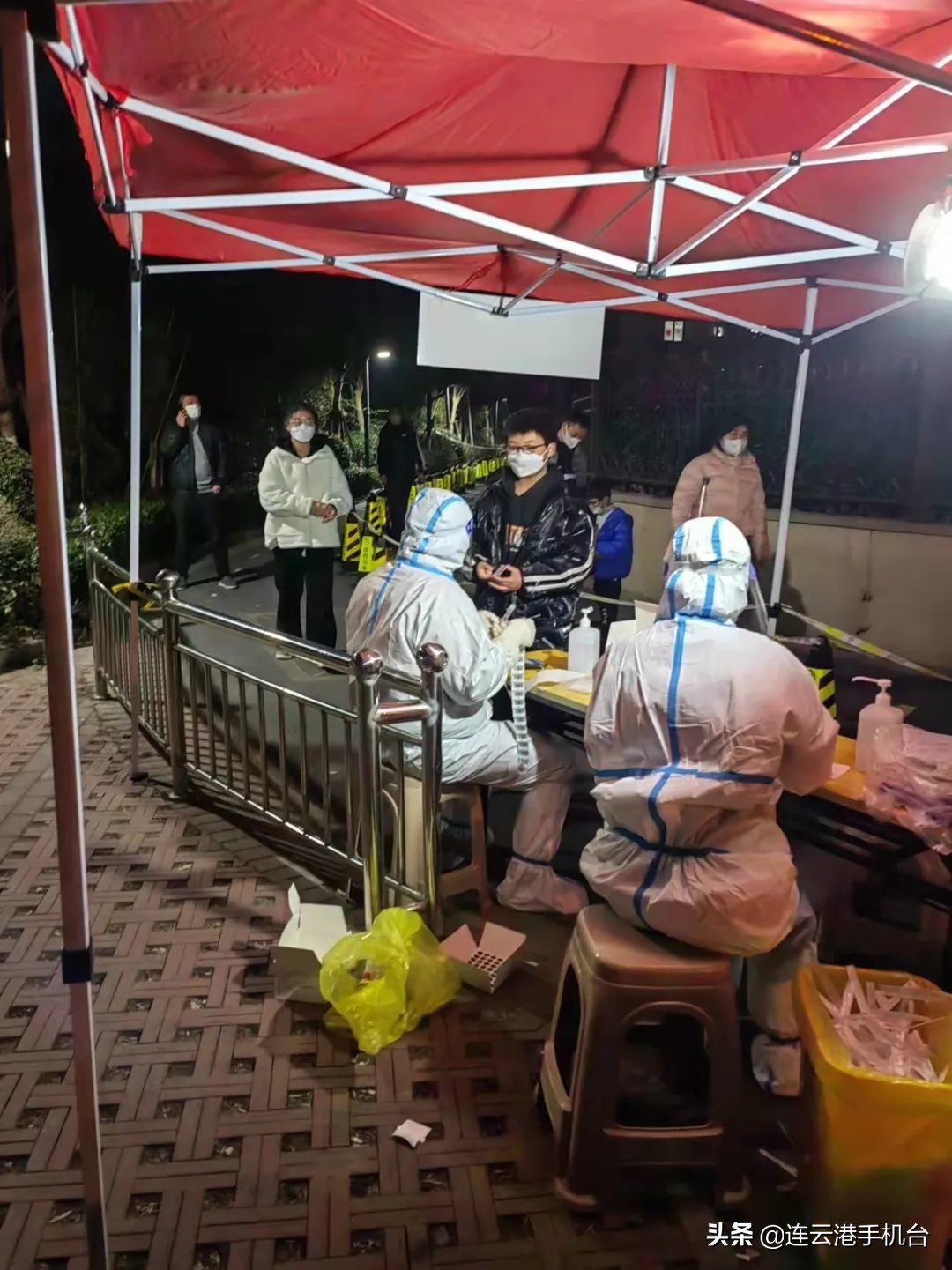 同心战疫奉献爱心巾帼志愿者活动,抗疫志愿者团队活动