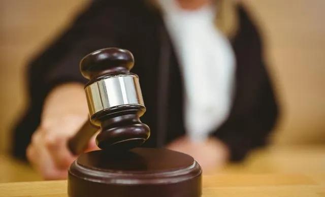 女子抛夫弃子私奔后果,女子抛夫弃子与年轻男子同居