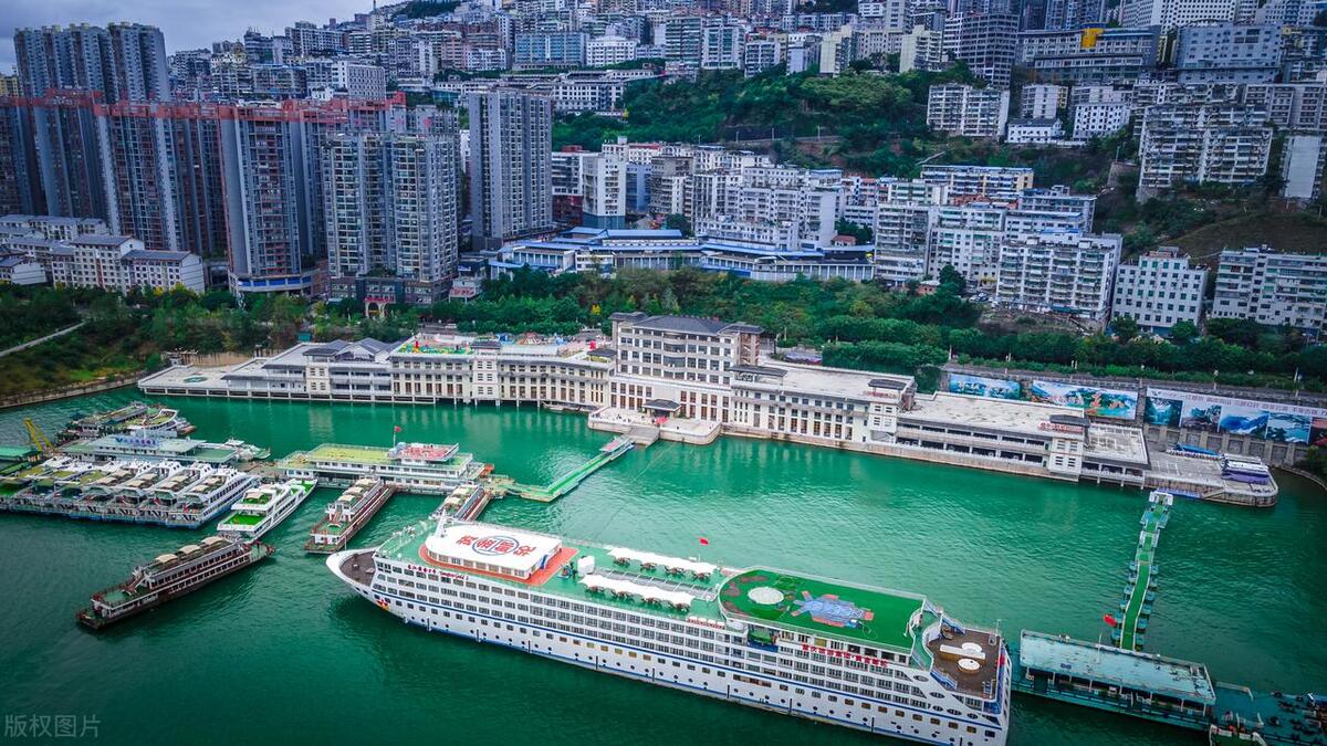 重庆AAAAA级景区有哪些,重庆aaaaa级景区云端廊桥