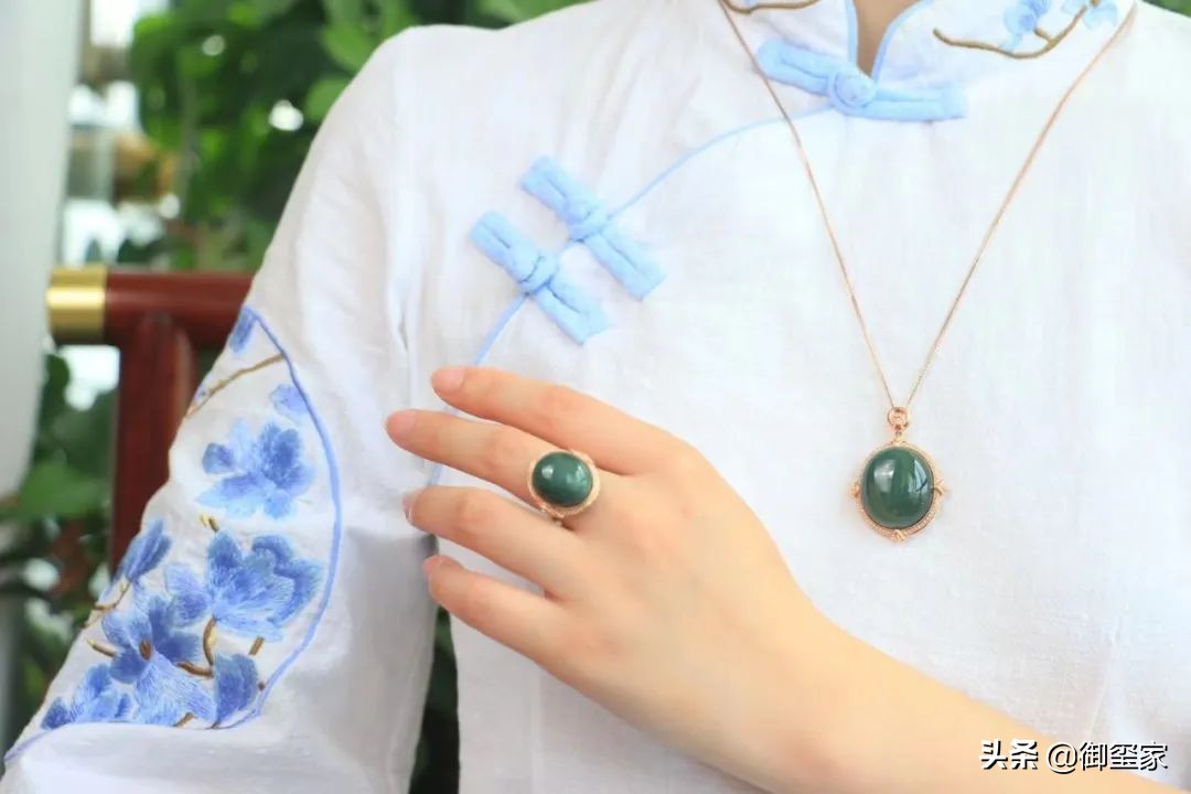 女生戴和田玉的好处有哪些呢,戴和田玉有什么好处与讲究