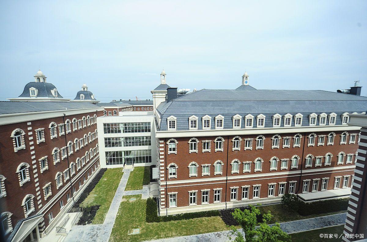 威海常春藤国际学校门口风景,威海常春藤国际学校收费标准