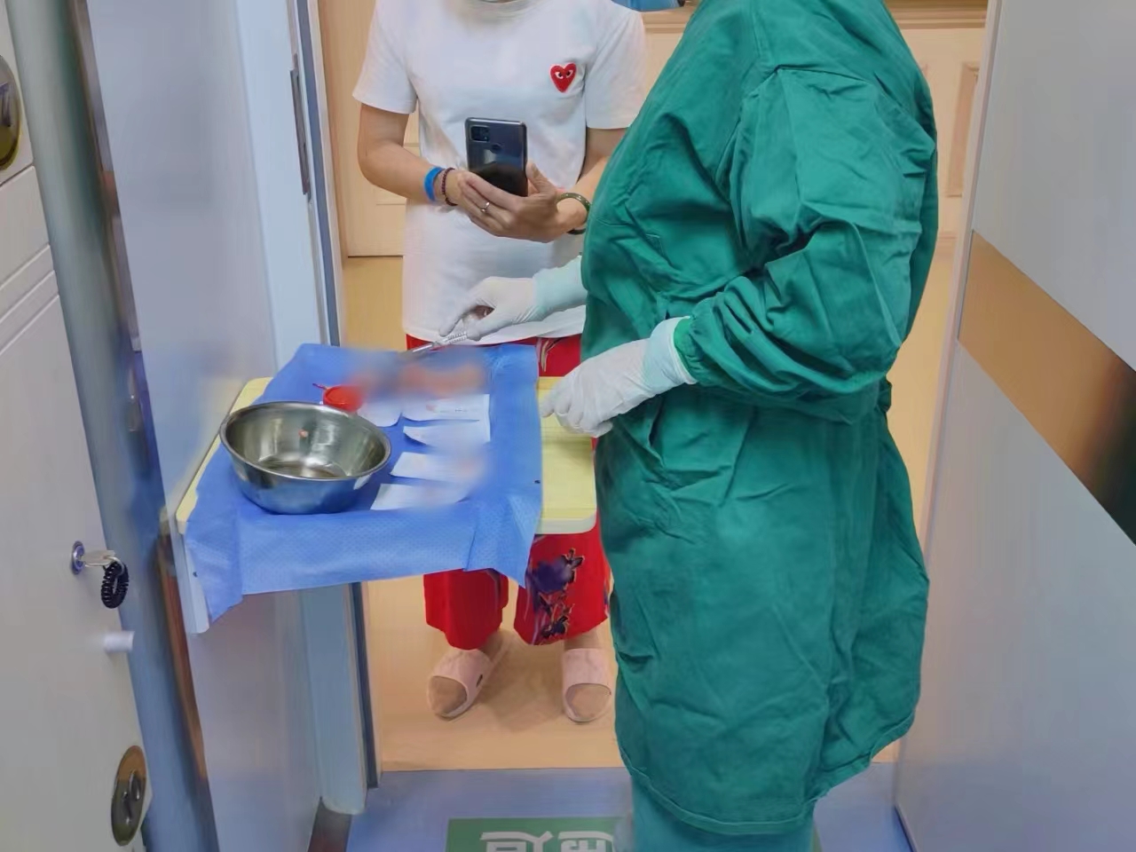 子宫腺肌症保宫术后痛经会减少吗,子宫腺肌症还贫血必须摘除子宫吗