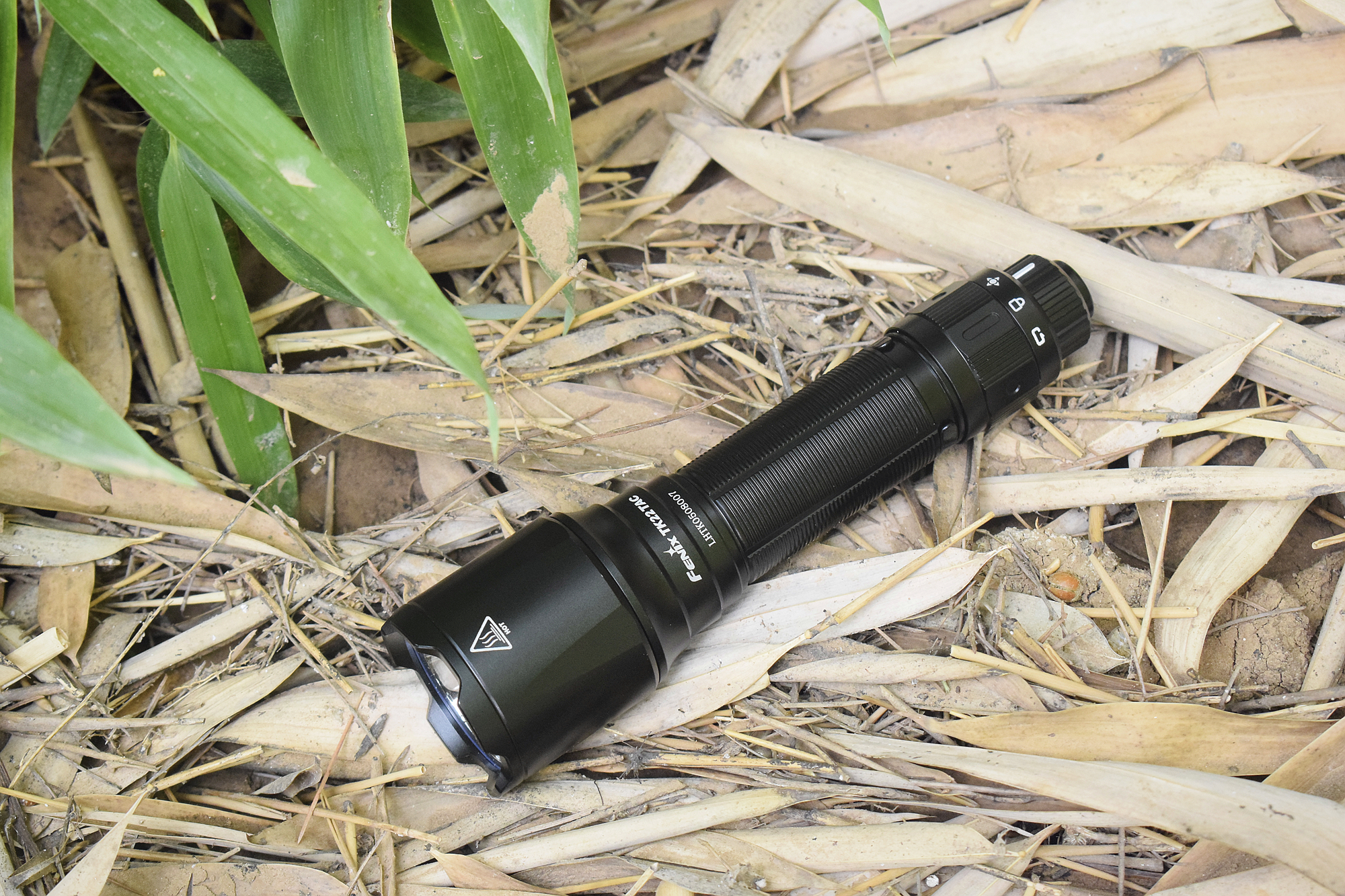 菲尼克斯tk75-2018手电评测,fenix菲尼克斯tk16v2.0战术手电筒