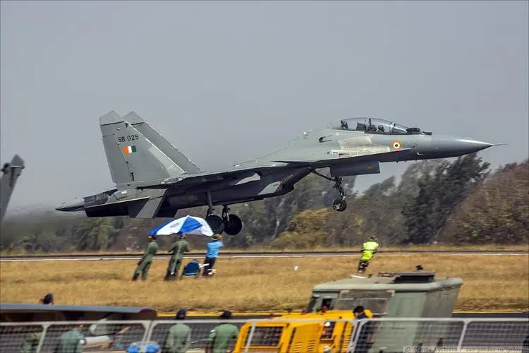 俄军火力越来越猛,俄军强大的火力压制