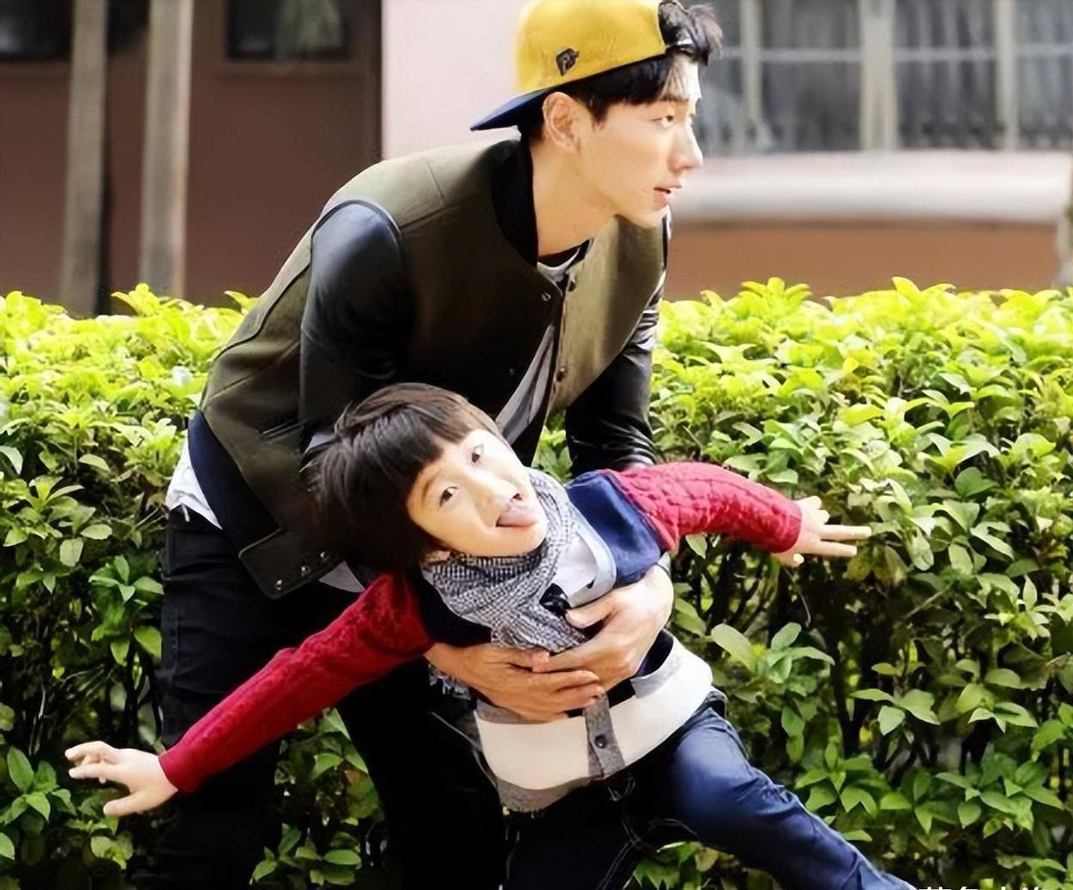 11位让众人失望的明星,红的快凉的也快的4个明星