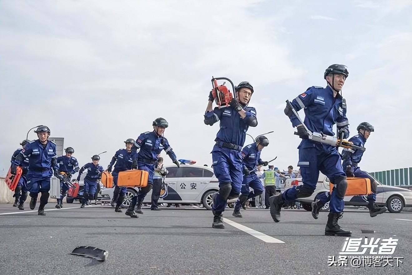 追光者追的是什么光,追光者表达了什么