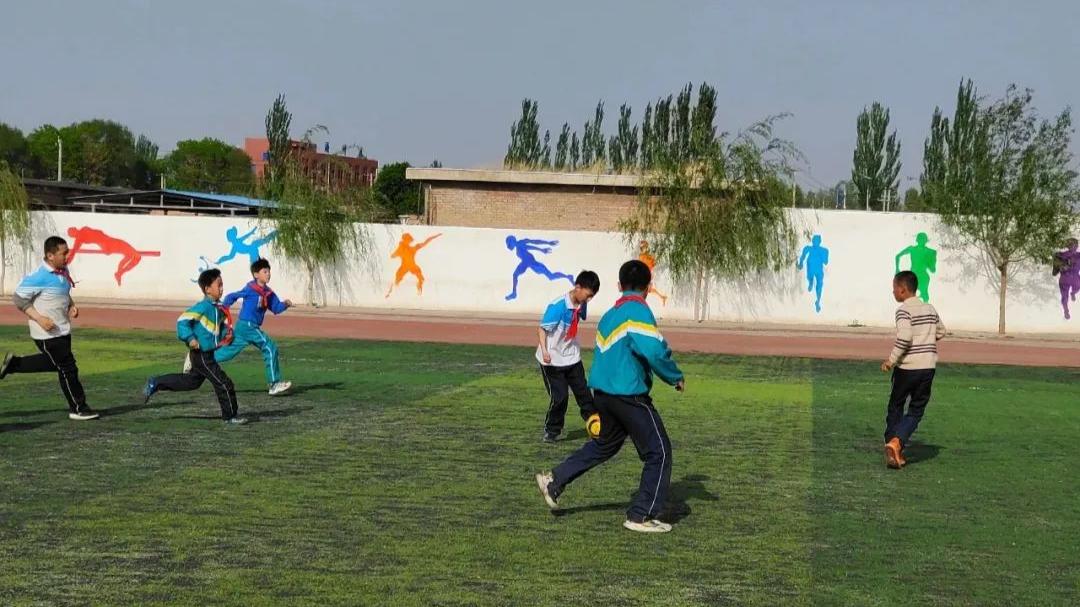 文明乡村志愿者活动,新时代文明实践志愿者为群众服务