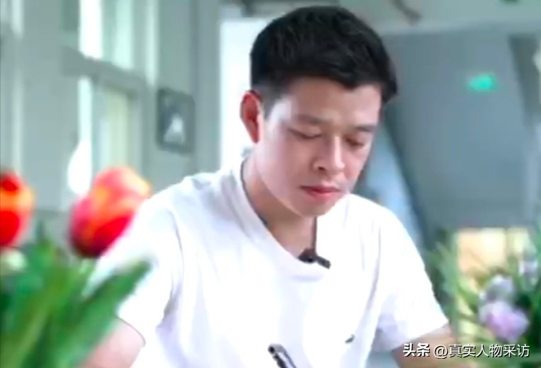 我，单位全是女生，就我一个男的，擅长唱歌跳舞，领导把我当个宝