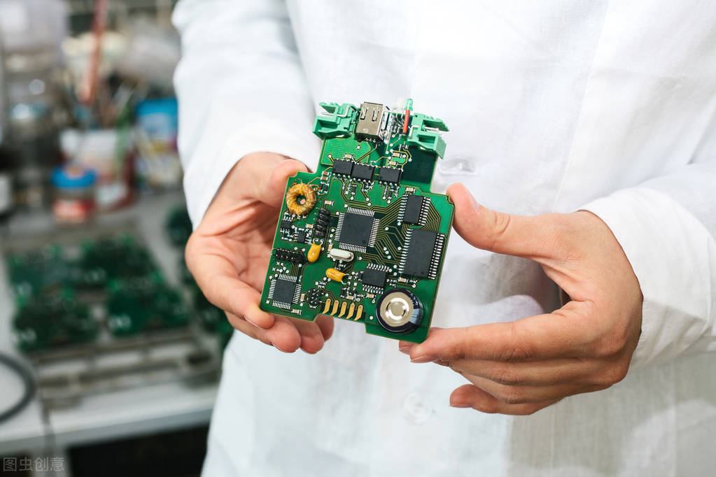 芯片小巨人,中国科技小巨人