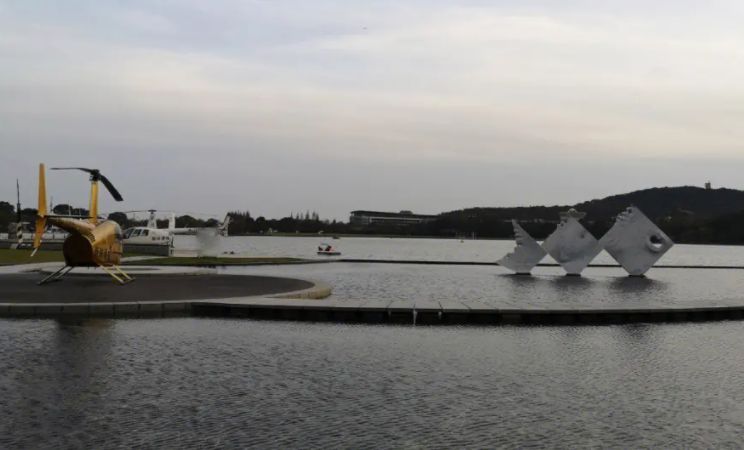 上海月湖雕塑公园游玩项目,上海月湖雕塑公园地洞迷宫