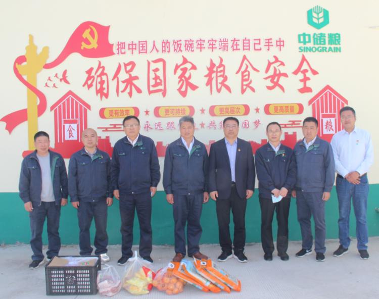 致敬五一农民工坚守岗位,致敬劳动者五一活动